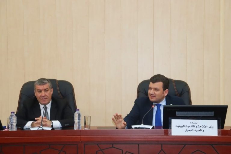 وزير الفلاحة يعقد لقاءً وطنيًا مع مهنيي شعبة التمور ويعلن إجراءات لدعم القطاع