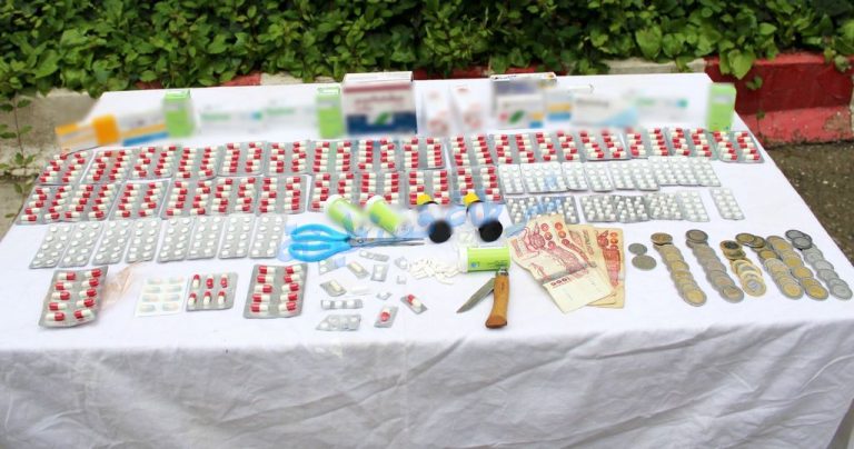 أمن دائرة زيغود يوسف بقسنطينة يوقف مروجي مؤثرات عقلية ويضبط أكثر من 700 كبسولة