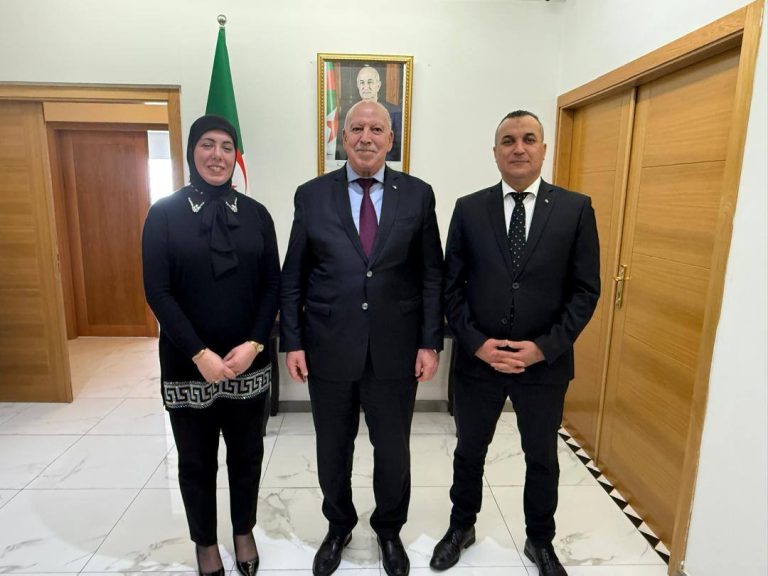 اجتماع تنسيقي لتعزيز تموين السوق الوطنية عبر حلول رقمية متكاملة