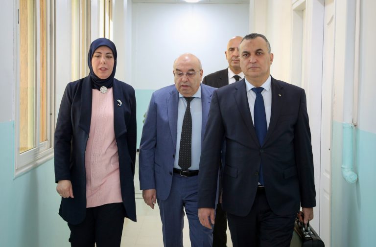 اجتماع تنسيقي لإطلاق نظام معلوماتي لمتابعة تموين السوق الوطنية بالمواد الصيدلانية