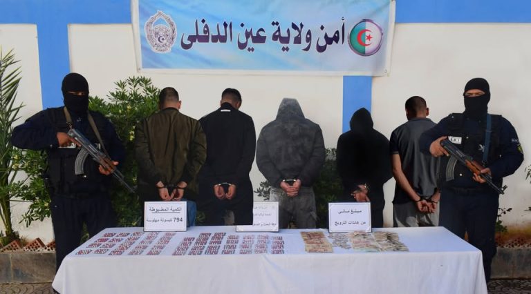 توقيف 5 أشخاص وحجز 794 كبسولة مهلوسة في عمليتين بمليانة والحسينية