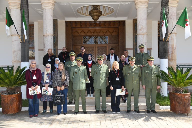 زيارة ميدانية لوسائل الإعلام الوطنية إلى المدرسة العسكرية المتعددة التقنيات ببرج البحري بإشراف الناحية العسكرية الأولى
