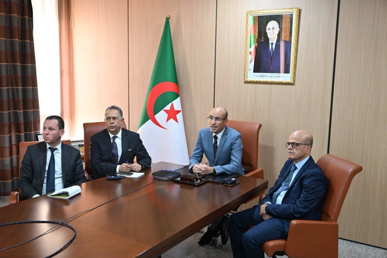 فعالية وطنية بمرسيليا تعزز ارتباط الجالية الجزائرية بالهوية والعلم