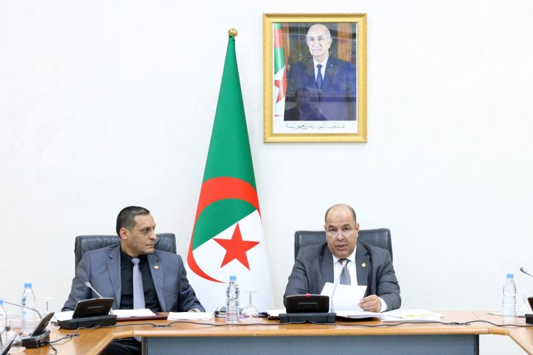 دراسة مشروع النظام الداخلي لمجلس الأمة من طرف اللجنة القانونية