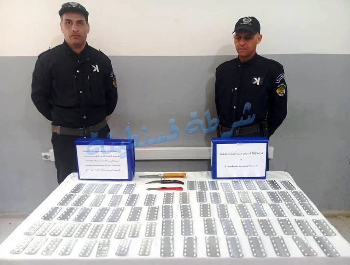 توقيف مروّج مؤثرات عقلية وحجز أكثر من 780 كبسولة بعلي منجلي