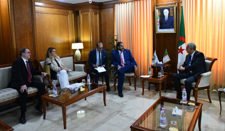 وزير المناجم يبحث مع منظمة أمريكا اللاتينية والكاريبي للطاقة آفاق الشراكة في تطوير القطاع المنجمي