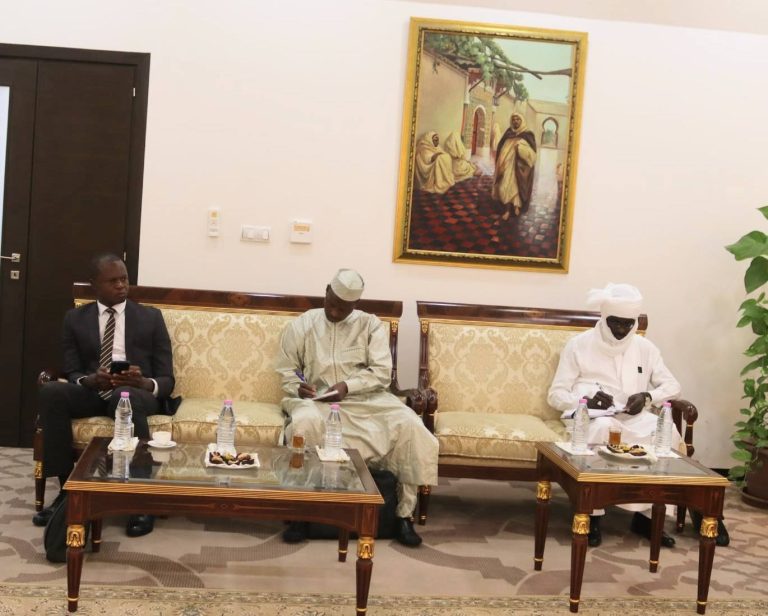 مباحثات جزائرية–تشادية لتعزيز الشراكة في قطاع الأشغال العمومية وتطوير البنية التحتية