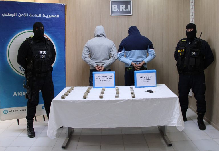 شرطة عنابة وسوق أهراس وقالمة تحجز أزيد من 4800 مؤثر عقلي وتوقف 12 شخصًا في عمليات متفرقة