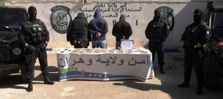 شرطة_وهران تطيح بشبكة إجرامية متورطة في #السطو_على_مساكن وتسترجع 500 مليون سنتيم