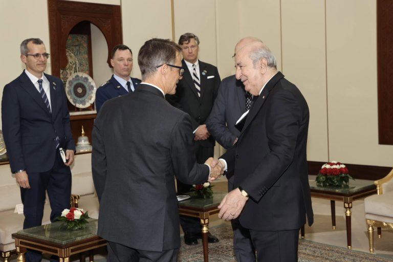 رئيس الجمهورية يستقبل مسؤولين أمريكيين ووفد “أفريكوم”