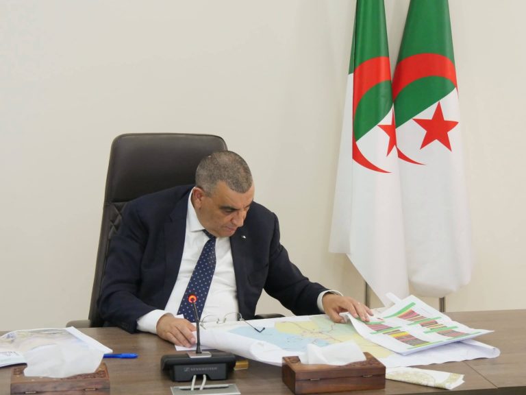 جلسة عمل لمتابعة مشروعين استراتيجيين في الجنوب الكبير