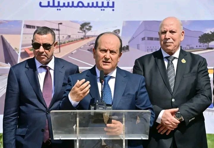 إطلاق مشروع صناعي جديد بـ #تيسمسيلت لتعزيز #صناعة_السيارات ورفع نسب الإدماج المحلي في إطار إعادة بعث المشاريع المصادرة