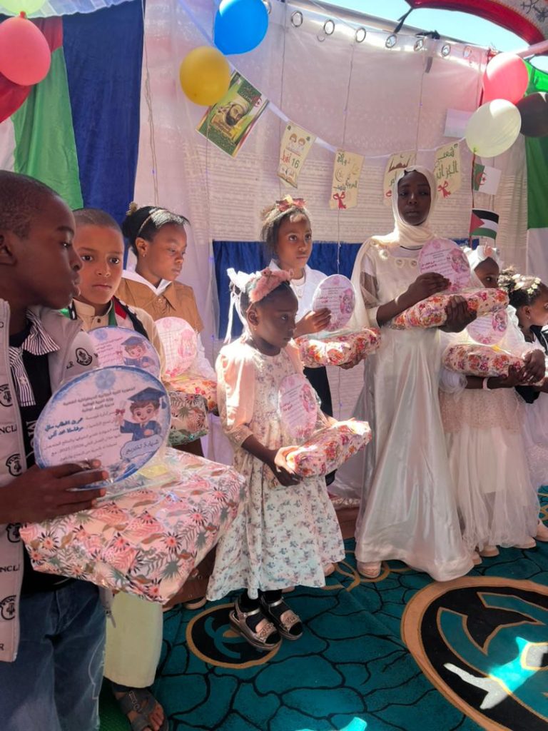 حضور رسمي وتكريم المتفوقين في احتفالات يوم العلم بسالي