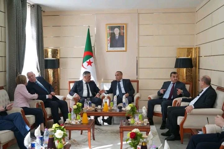 تنصيب لجنة وطنية لتعزيز التحكم في الطاقة بحضور مسؤولين حكوميين