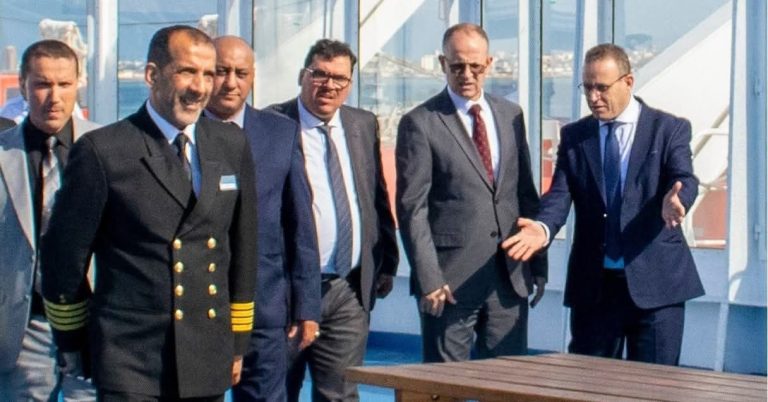 زيارة تفقدية لسفينة طارق بن زياد بميناء الجزائر بعد استكمال أشغال الصيانة والتجديد