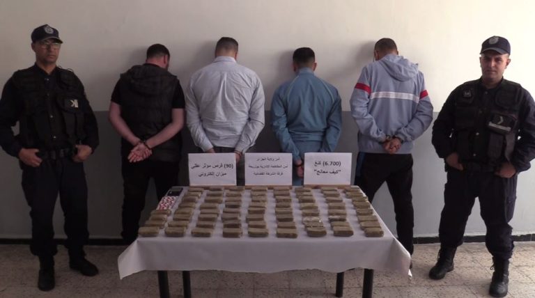 شرطة_العاصمة تحجز قرابة 07 كلغ من الكيف_المعالج وتواصل ضرباتها ضد شبكات الترويج