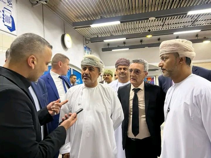 زيارة ميدانية لوزير النقل العُماني إلى مترو الجزائر