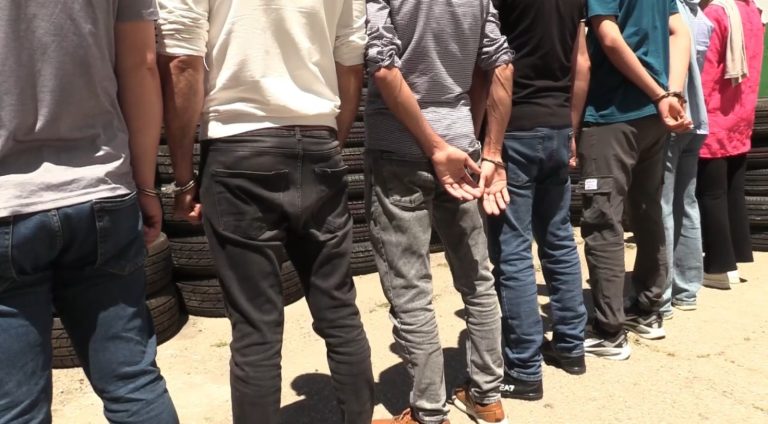 حجز أكثر من 100 إطار مطاطي وتوقيف 7 أشخاص في قضية مضاربة غير مشروعة بولاية عنابة