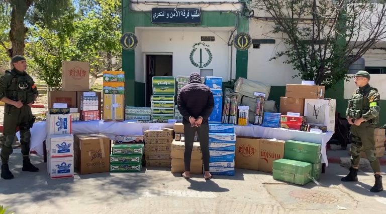 الدرك_الوطني بـ المدية يحجز أكثر من 13 ألف كيس شمة_مقلدة و5480 علبة سجائر خلال عملية نوعية