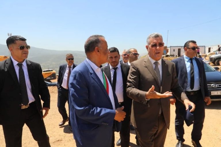 البليدة وزير الري يتفقد مشروع خزان مائي بسعة 5000م³ ضمن مشاريع تعزيز المياه_الصالحة_للشرب ببلدية مفتاح