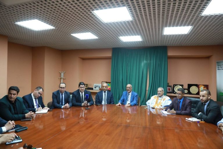تعزيز التعاون الاقتصادي بين الجزائر وموريتانيا عبر مجلس الأعمال المشترك