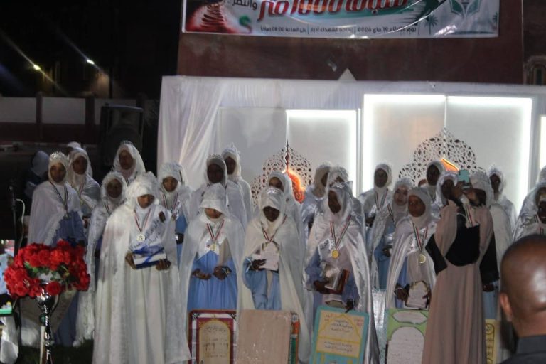 ولاية أدرار مديرية الخدمات الجامعية بأدرار تعزز النشاط الثقافي والديني في الوسط الإقامي بمناسبة عيد الطالب.
