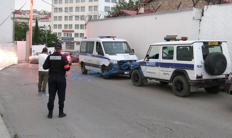 عملية شرطية واسعة بقسنطينة تسفر عن توقيف مشتبه فيهم وحجز مخدرات وأسلحة بيضاء