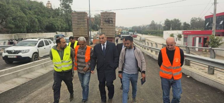 وزير الأشغال_العمومية والمنشآت_القاعدية يقوم بزيارة فجائية لمتابعة مشاريع تطوير الطرق والمنشآت القاعدية بولاية الجزائر