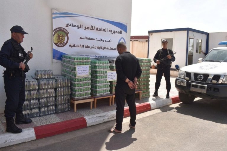 توقيف شخص وحجز أزيد من 3500 وحدة مشروبات كحولية بولاية #مستغانم