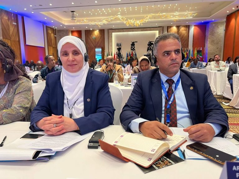 ممثلا البرلمان_الجزائري يستعرضان تجربة #الجزائر في تسيير النفايات وترشيد الطاقة خلال ندوة نيروبي للمناخ