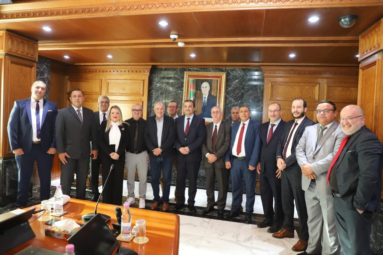 محمد_عرقاب يستقبل وفد الفيدرالية الوطنية لعمال البترول والغاز والكيمياء لتعزيز الحوار الاجتماعي داخل قطاع المحروقات