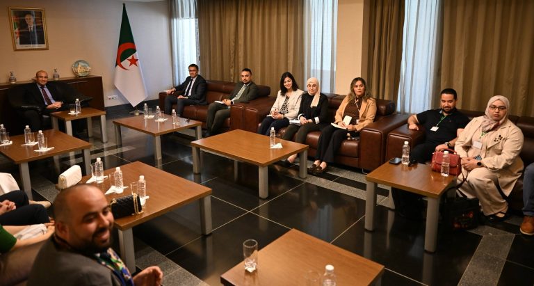 الجالية الجزائرية بالخارج تساهم في الترويج للسياحة والمنتوج الثقافي الوطني