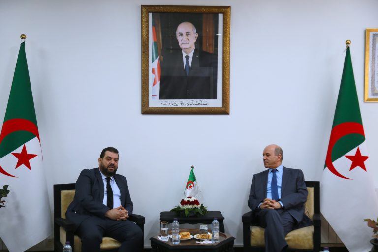 وزارة العمل تؤكد التزامها بعصرنة خدمات الضمان الاجتماعي لفائدة التجار والحرفيين