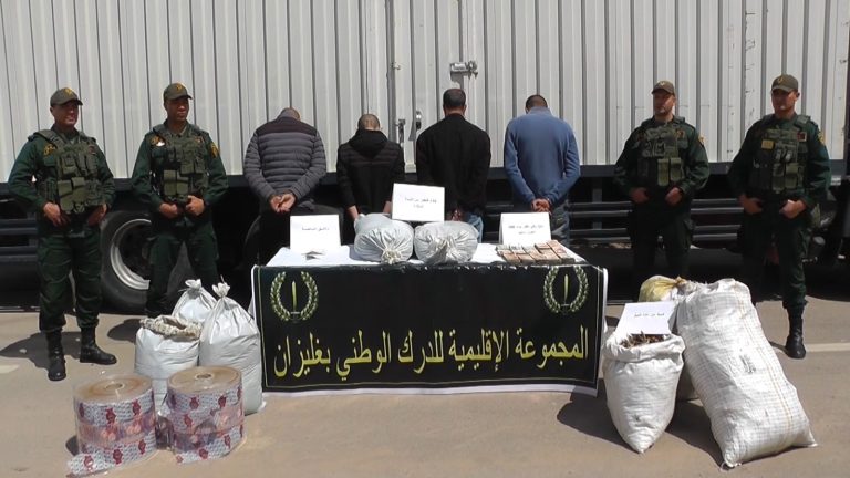 حجز كمية معتبرة من الشمة المقلدة وتوقيف 04 أشخاص بولاية غليزان