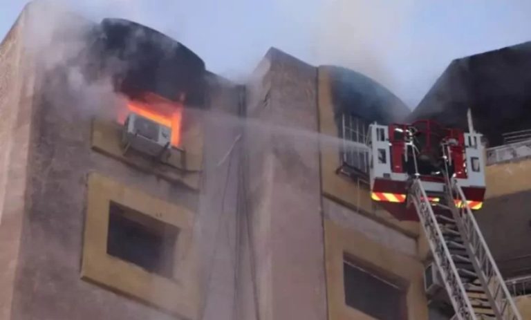 أم_البواقي حريق شقة سكنية بـ عين_الفكرون يخلف 7 إصابات بضيق في التنفس