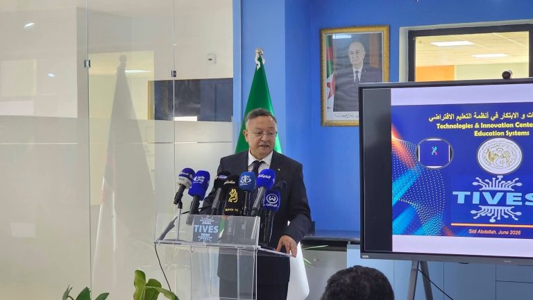 كمال_بداري يشرف على افتتاح مركز التكنولوجيا والابتكار في أنظمة التعليم الافتراضي بـسيدي_عبد_الله