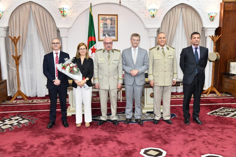 التعاون الجزائري الإسباني يتعزز بتوقيع اتفاق إطار بين مصالح الصحة العسكرية ومستشفى إسباني متخصص