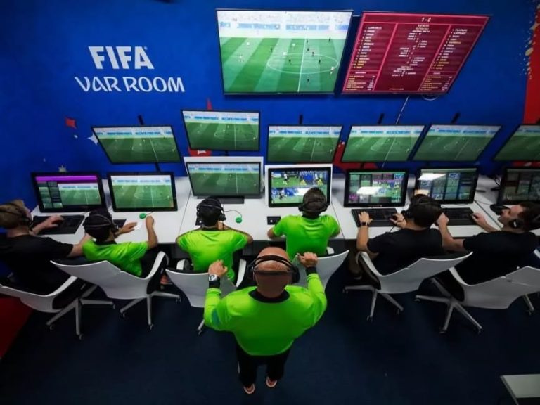 “فيفا” يقر تعديلات موسعة على تقنية الفيديو قبل كأس العالم 2026