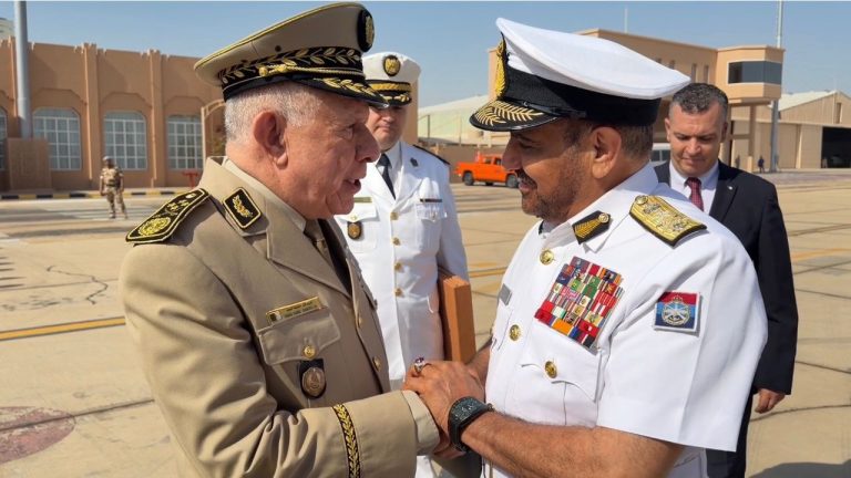 السعيد_شنڨريحة يختتم زيارته الرسمية إلى سلطنة_عمان ويغادر مسقط بعد 4 أيام من النشاط الدبلوماسي والعسكري