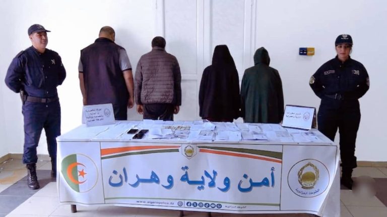 وهران تفكيك شبكة نصب واحتيال كانت توهم المواطنين بالحصول على سكنات عمومية مقابل مبالغ مالية