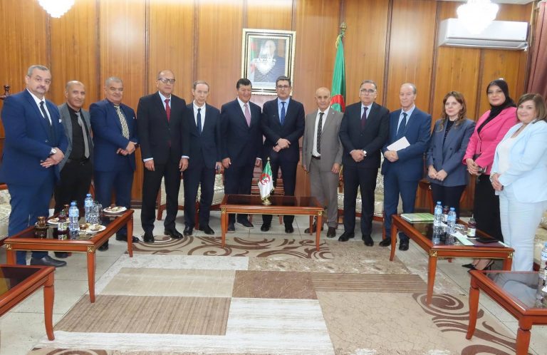 الصحة وزير الصحة يستقبل إلياس_زرهوني لبحث الرقمنة والابتكار وتطوير التكوين الطبي في الجزائر