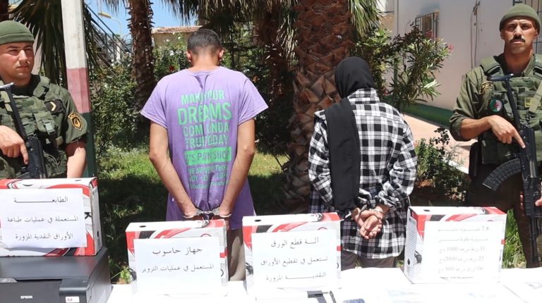 لدرك_الوطني يفكك شبكة لتزوير وترويج العملة بالعاصمة ويحجز أموالاً مزورة وعتاداً مستعملاً