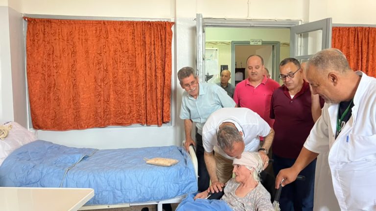 والي عنابة يشرف على إعادة المرضى إلى مستشفى سرايدي بعد استعادة التيار الكهربائي