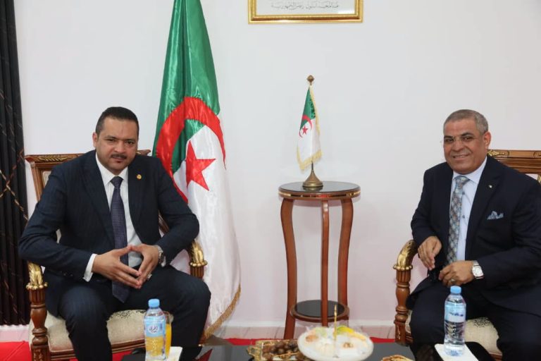 2025-2026 محمد العربي سليماني يمثل رئيس مجلس الأمة  السيد عزوز ناصري في حفل اختتام الموسم الجامعي