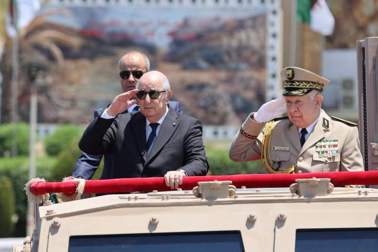 السيد رئيس الجمهورية، القائد الأعلى للقوات المسلحة، وزير الدفاع الوطني يترأس حفل تخرج الدفعات بالأكاديمية العسكرية لشرشال