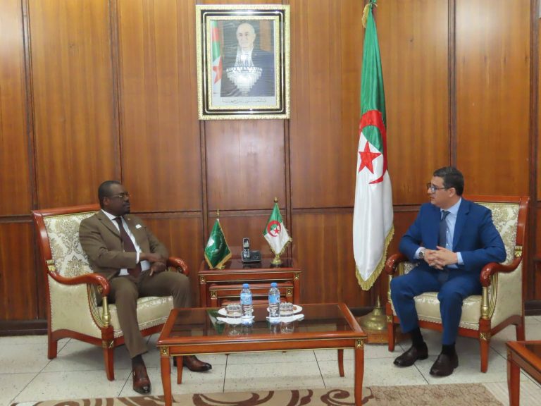 السيد وزير الصحة يستقبل المدير العام للمركز الإفريقي لمكافحة الأمراض والوقاية منها (Africa CDC)
