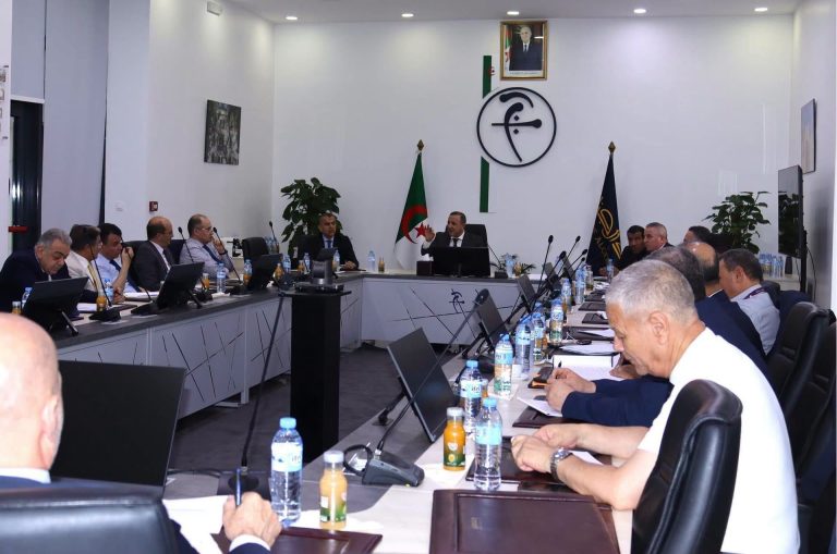 تعليمات لتسهيل إصدار بطاقات الدفع الدولية للمستفيدين من حق الصرف