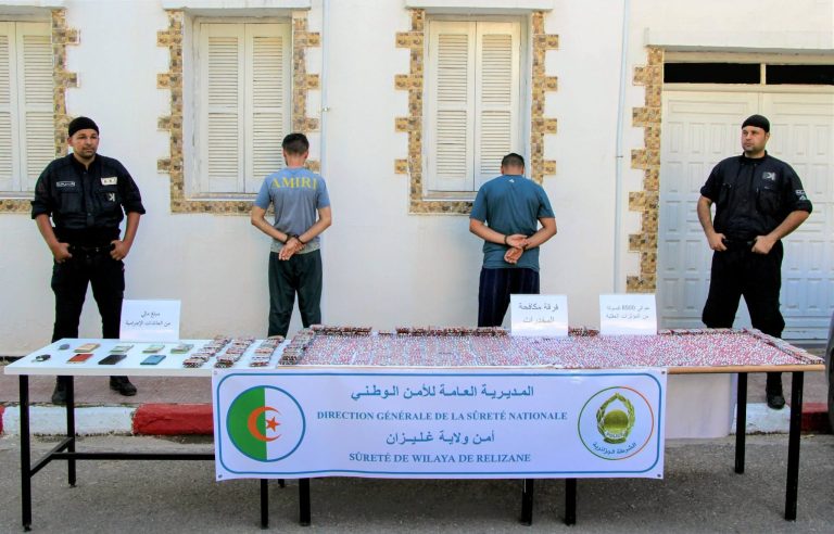 غليزان: توقيف شخصين وحجز 8400 كبسولة مهلوسة.