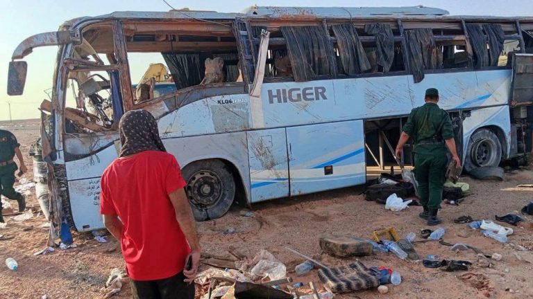 تيميمون: 4 وفيات إثر اصطدام حافلة وشاحنة بالطريق الوطني رقم 51 وتعبئة شاملة للمصالح الأمنية والصحية