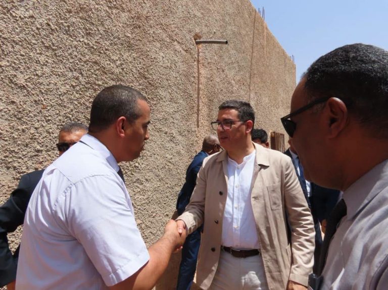 وزير_الصحة يقدم واجب العزاء  لعائلة الفقيد بقصر قدور بولاية تيميمون